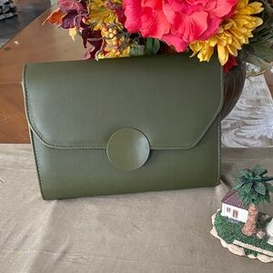 Vegan leather army green chain shoulder - Clutch bag